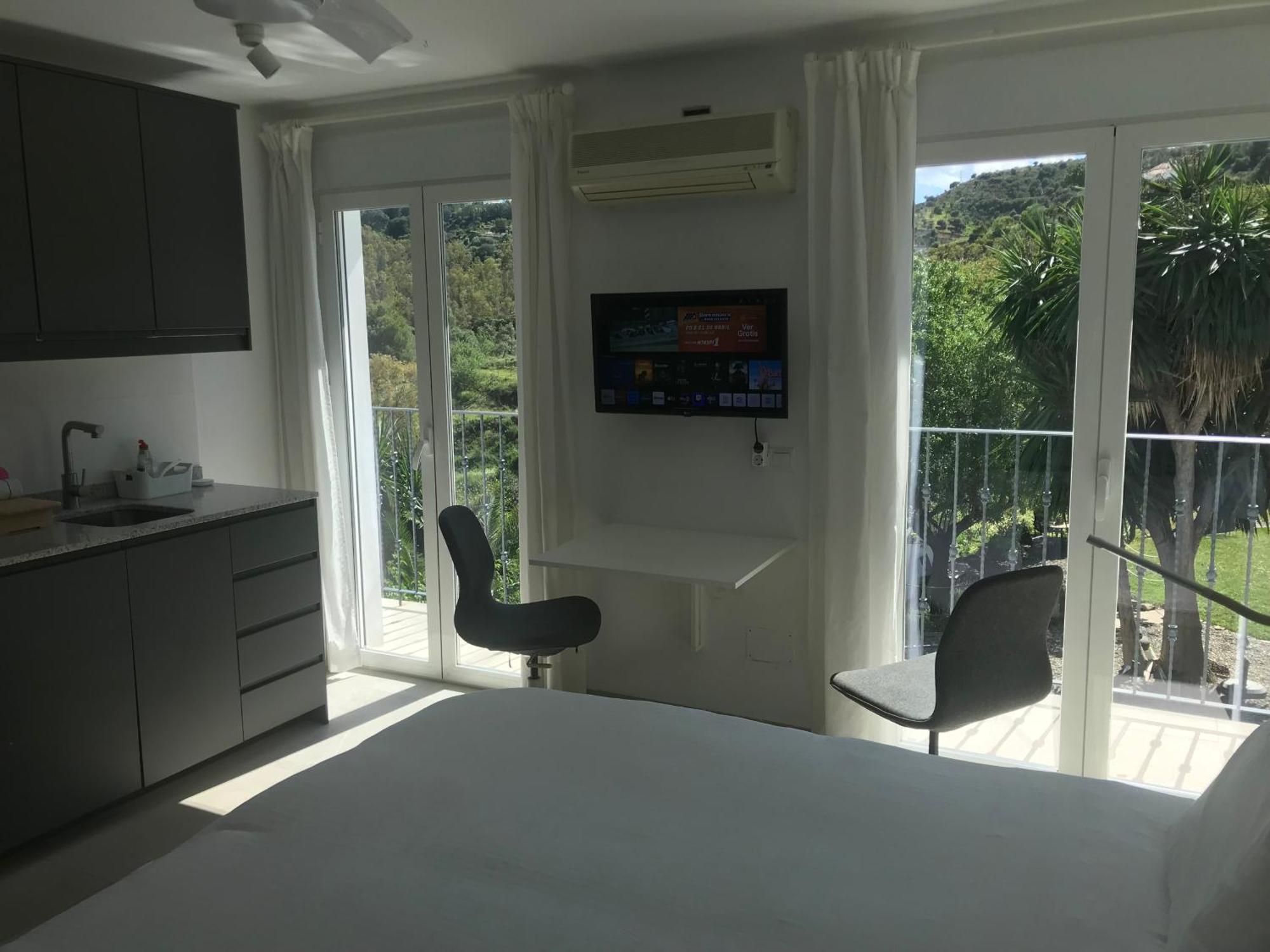 Penthouse Apartment, Cortijo Fruitful Hills Малага Экстерьер фото